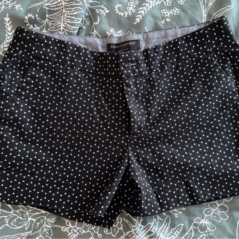 Banana Republic Monochrome Geometric Shorts
